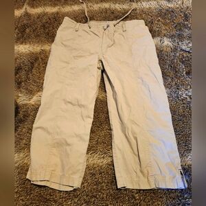 Columbia Womens Knee Pants- Size MEDIUM